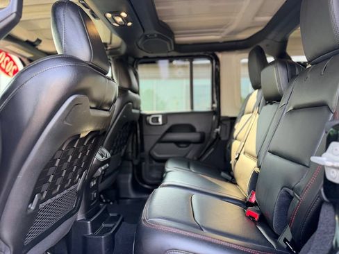 Used 2020 Jeep Wrangler Unlimited Rubicon w/ Dual Top Group AWD/4WD image 22