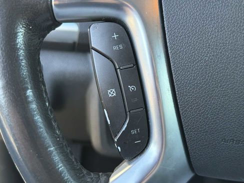 Used 2014 GMC Acadia SLE image 9