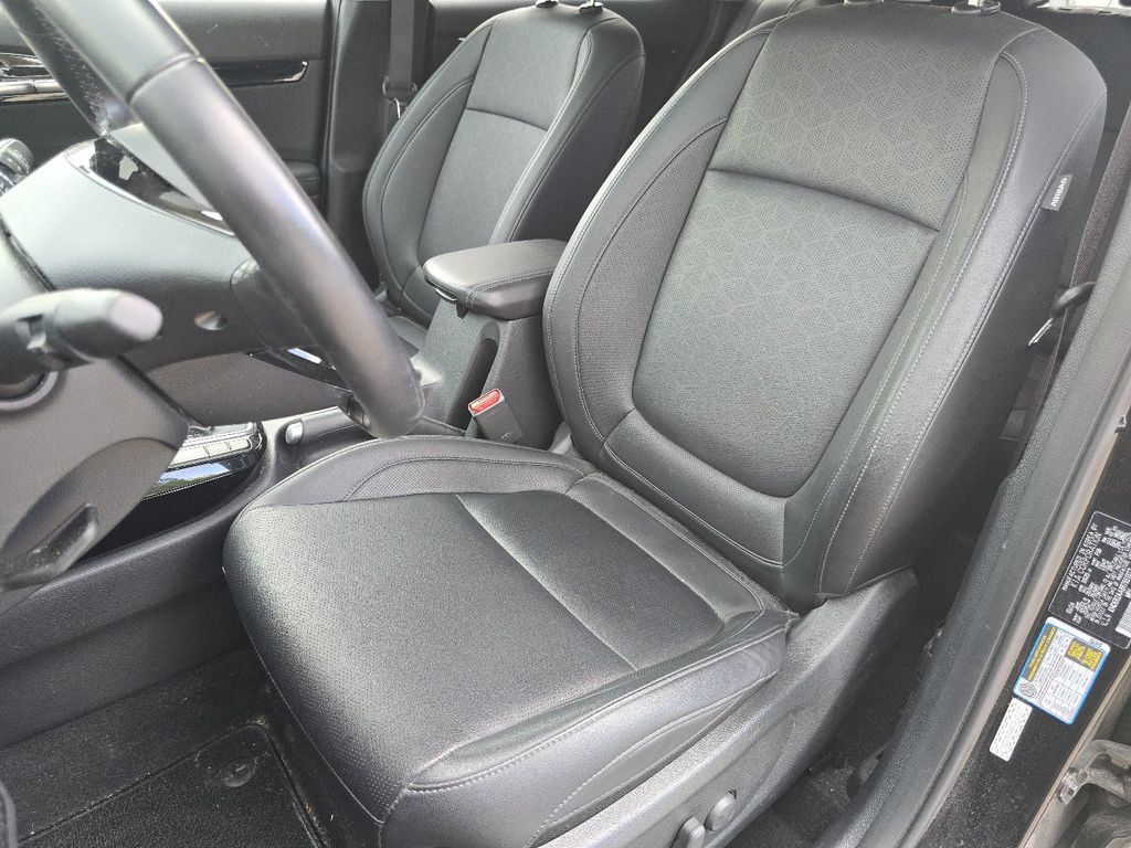 Used 2024 Kia Seltos EX FWD image 21