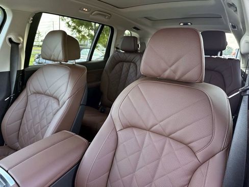 Used 2026 BMW X7 xDrive40i w/ Premium Package AWD/4WD image 21