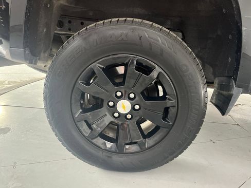 Used 2022 Chevrolet Colorado LT AWD/4WD image 16