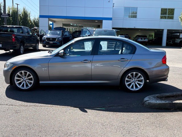 Used 2011 BMW 328i xDrive Sedan AWD/4WD image 4