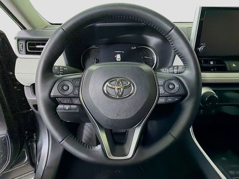 Used 2025 Toyota RAV4 XLE w/ Weather Package AWD/4WD image 13