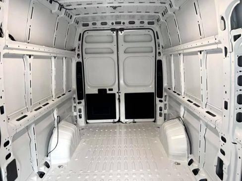 New 2024 RAM ProMaster 3500 w/ Quick Order Package 22G SLT FWD image 8