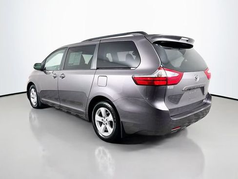 Certified 2017 Toyota Sienna LE FWD image 6
