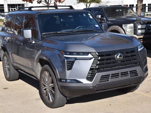 Used 2024 Lexus GX 550 image 4