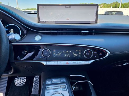 Used 2022 Genesis GV70 3.5T Sport w/ Sport Prestige Package AWD/4WD image 24