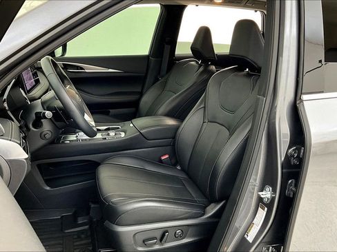Certified 2025 INFINITI QX60 Luxe image 32