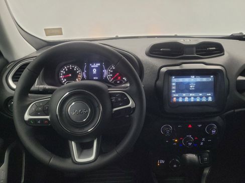 Used 2019 Jeep Renegade Latitude AWD/4WD image 22