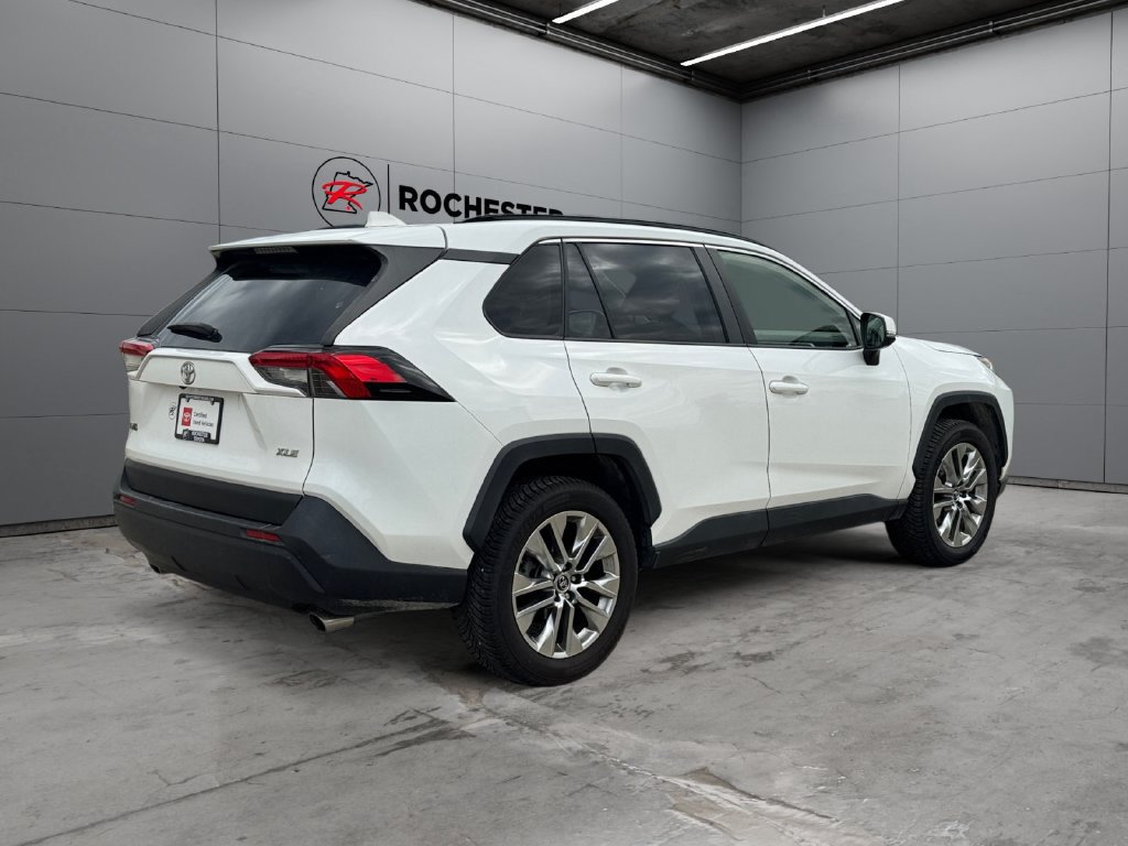 Certified 2019 Toyota RAV4 XLE Premium FWD image 5