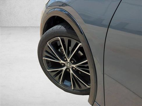 Certified 2024 Toyota Prius XLE FWD image 10