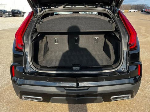 Used 2024 Cadillac XT4 Premium Luxury image 4