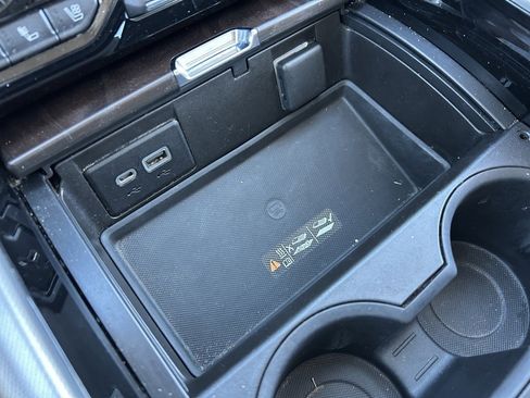 Used 2021 GMC Yukon Denali image 40