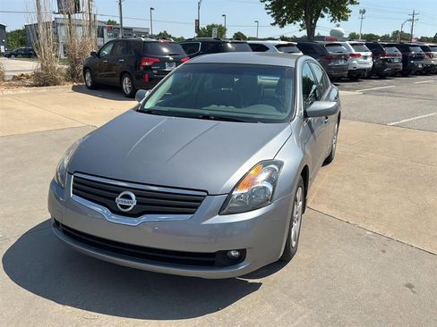 Used 2007 Nissan Altima 2.5 S w/ Technology Pkg FWD image 3