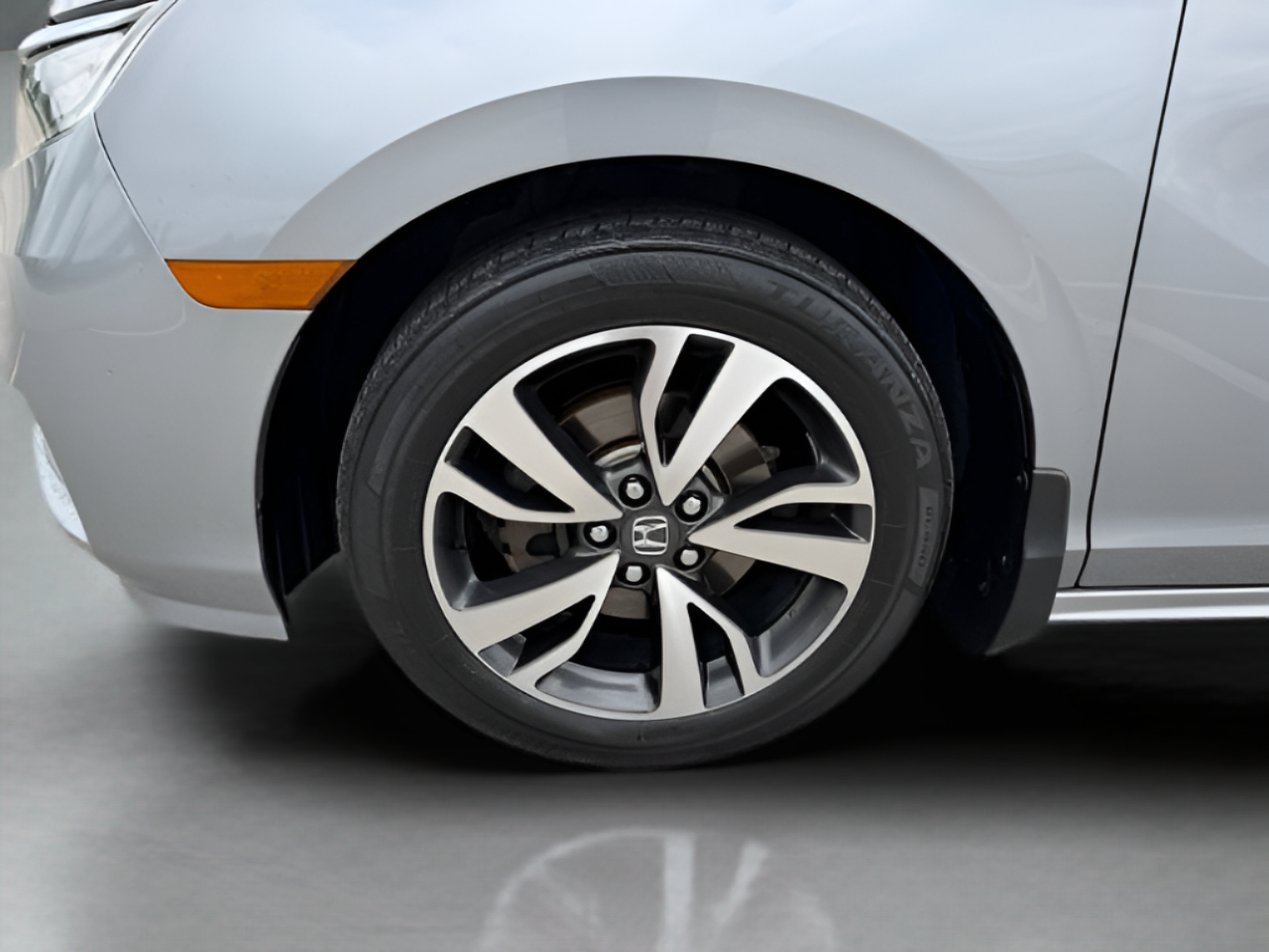 Certified 2024 Honda Odyssey Touring image 34