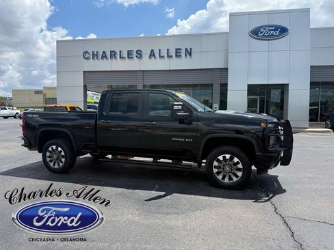 Used 2024 Chevrolet Silverado 2500 Custom w/ Custom Convenience Package AWD/4WD image 2