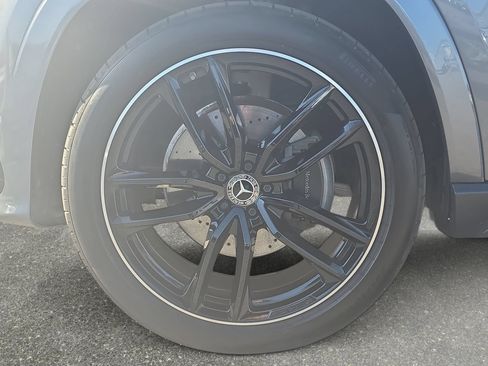 Used 2025 Mercedes-Benz GLS 580 4MATIC image 31