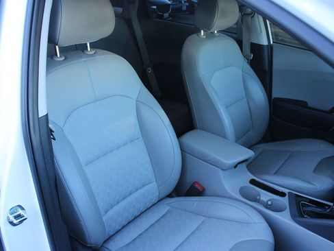 Used 2022 Kia Niro LXS image 27