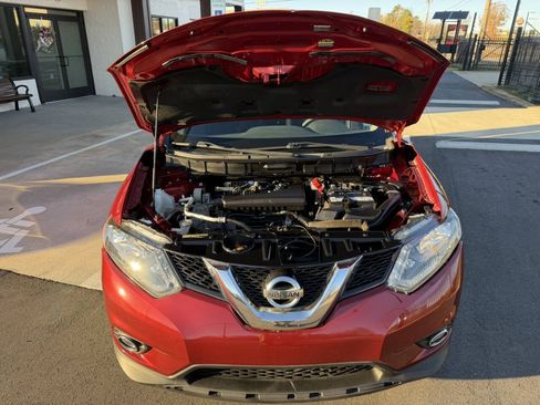 Used 2016 Nissan Rogue SV FWD image 29