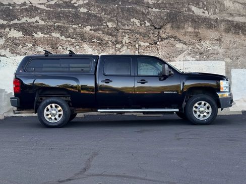 Used 2012 Chevrolet Silverado 2500 LTZ w/ LTZ Plus Package AWD/4WD image 3