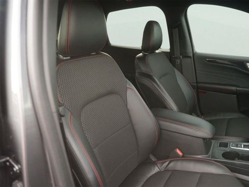 Certified 2023 Ford Escape ST-Line w/ Tech Pack #1 AWD/4WD image 19