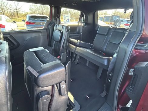 Used 2019 Dodge Grand Caravan GT image 7
