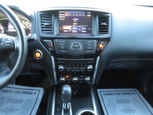 Used 2017 Nissan Pathfinder S image 15