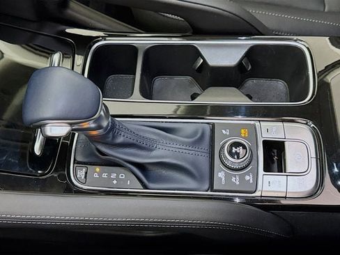 Certified 2025 Kia Telluride EX image 17