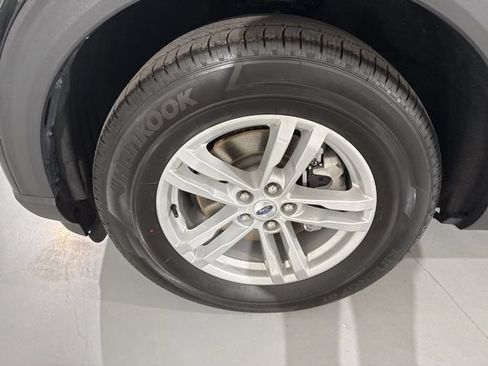 Used 2023 Ford Explorer XLT RWD image 4