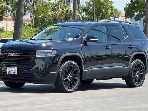 Used 2023 GMC Acadia SLE w/ Driver Convenience Package FWD image 8