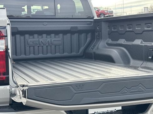 New 2026 GMC Canyon Denali image 10