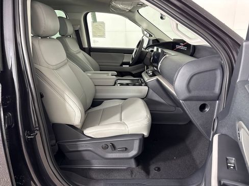 New 2026 Ford Expedition Max Active RWD image 5