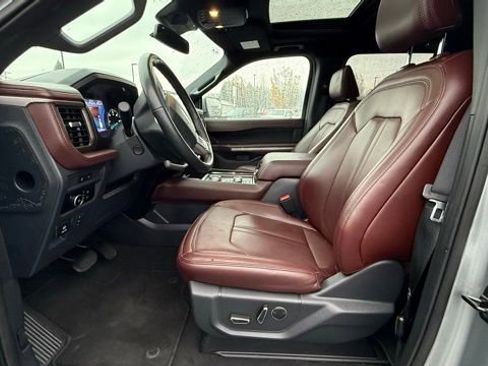 Used 2024 Ford Expedition Limited image 16