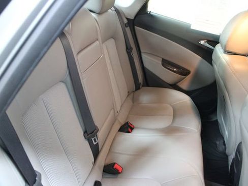 Used 2013 Buick Verano FWD image 9
