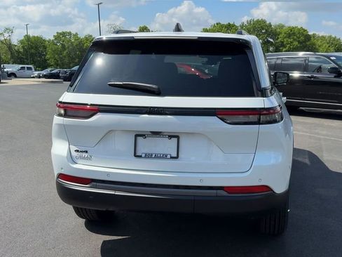 New 2026 Jeep Grand Cherokee Altitude AWD/4WD image 6