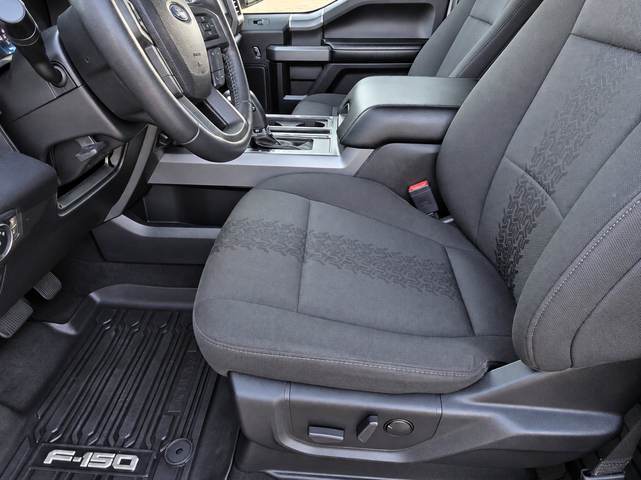 Used 2020 Ford F150 XLT w/ Equipment Group 302A Luxury AWD/4WD image 17