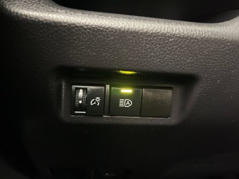 Certified 2025 Toyota RAV4 XLE AWD/4WD image 28