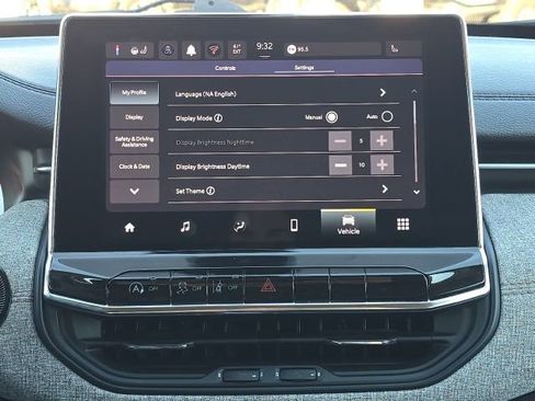 Used 2022 Jeep Compass Latitude image 32