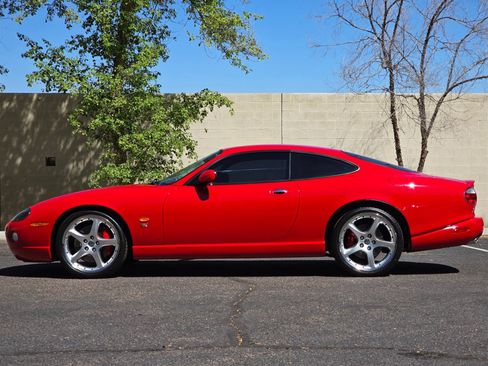 Used 2005 Jaguar XK8 Coupe image 7