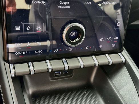 New 2027 GMC Terrain Elevation w/ Elevation Premium Package AWD/4WD image 10