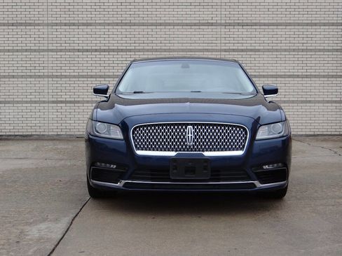 Used 2017 Lincoln Continental Reserve image 2