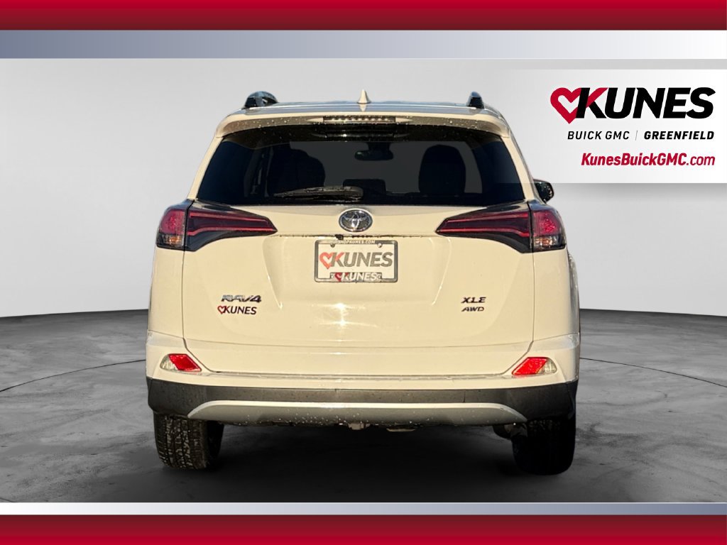 Used 2018 Toyota RAV4 XLE w/ Plus Extra Value Package AWD/4WD image 9