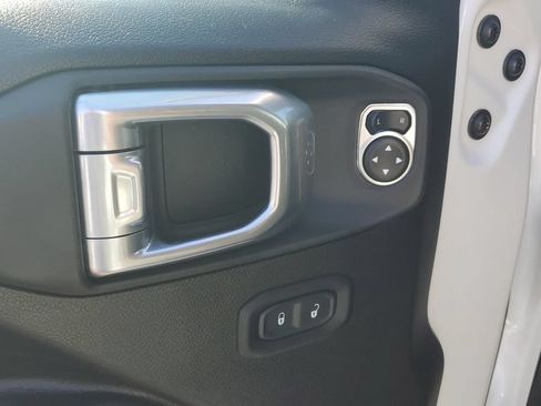 Used 2024 Jeep Wrangler Unlimited Rubicon AWD/4WD image 20