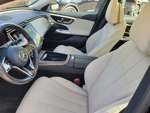 Used 2025 Mercedes-Benz E 350 4MATIC Sedan image 16
