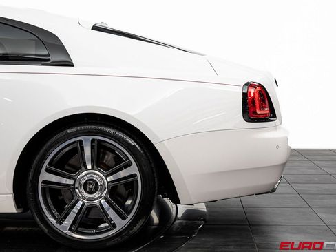 Used 2018 Rolls-Royce Wraith image 11