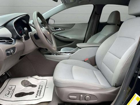 Used 2017 Chevrolet Malibu LT w/ LPO, Convenience Package 2 image 10