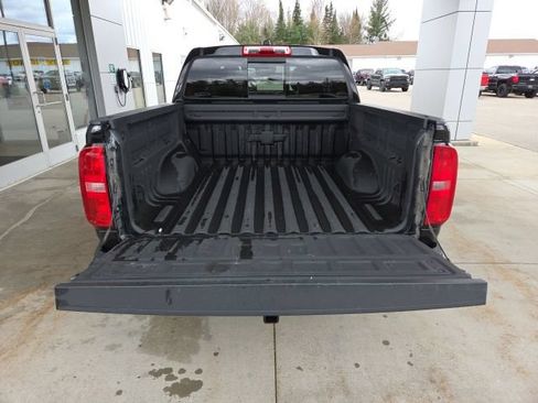 Used 2021 Chevrolet Colorado Z71 w/ Z71 Midnight Edition AWD/4WD image 24