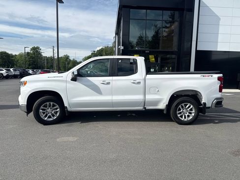 Used 2023 Chevrolet Silverado 1500 LT AWD/4WD image 2