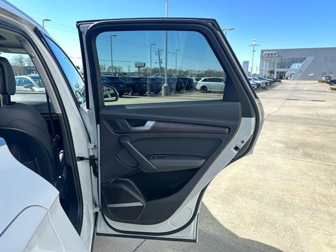 Certified 2025 Audi Q5 2.0T Premium Plus w/ Premium Plus Package AWD/4WD image 29