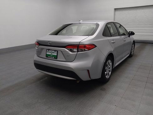Used 2021 Toyota Corolla LE image 9